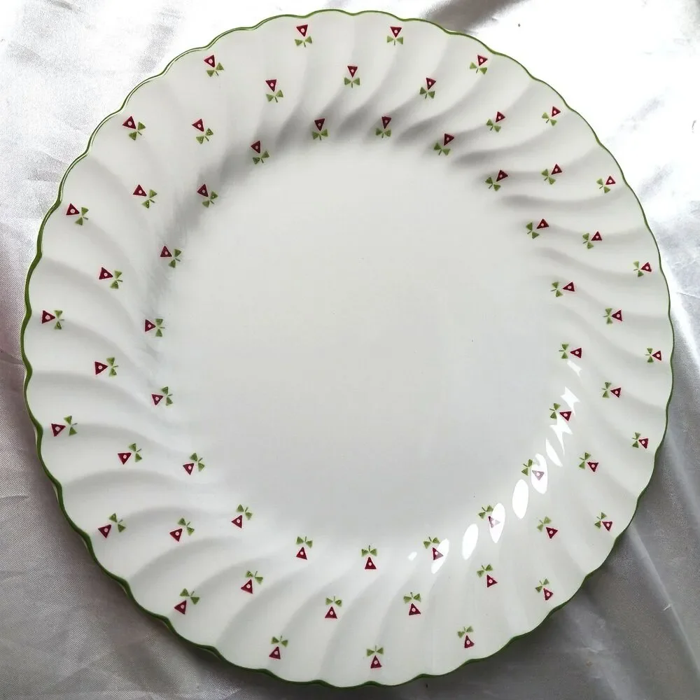 LAURA ASHLEY THISTLE MADE IN ENGLAND DINNER SET FOR 4